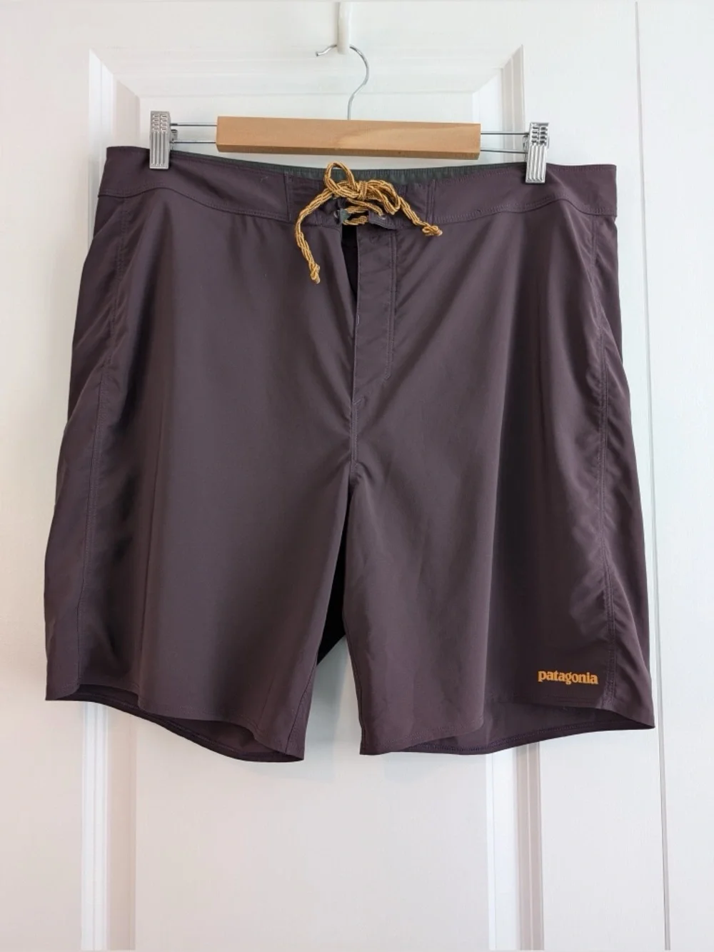 Patagonia Men’s Hydropeak Boardshorts Obsidian Plum Size 36